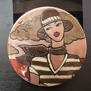 VINTAGE Parisian Woman Art Brooch 🇫🇷